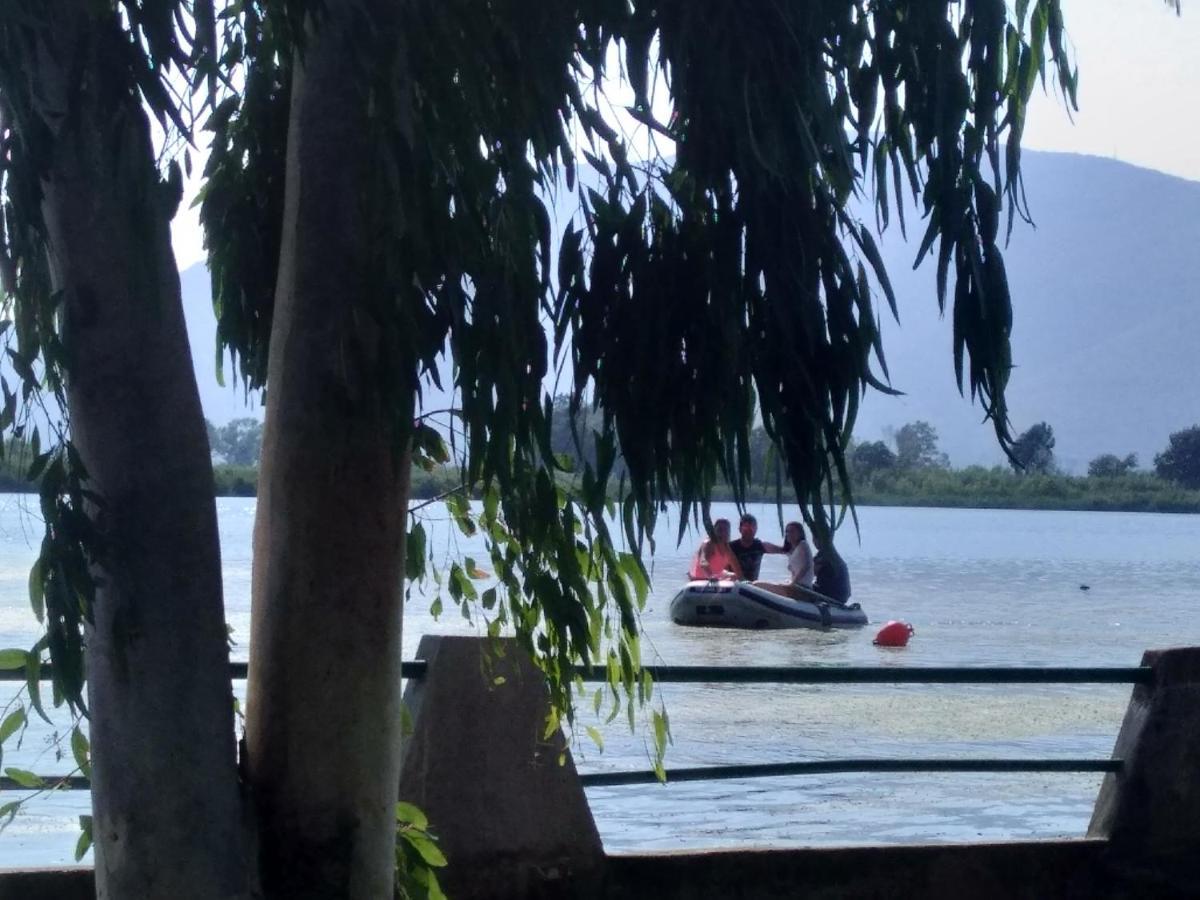 Magia Sul Lago Di Fondi Monte San Biagio Eksteriør billede